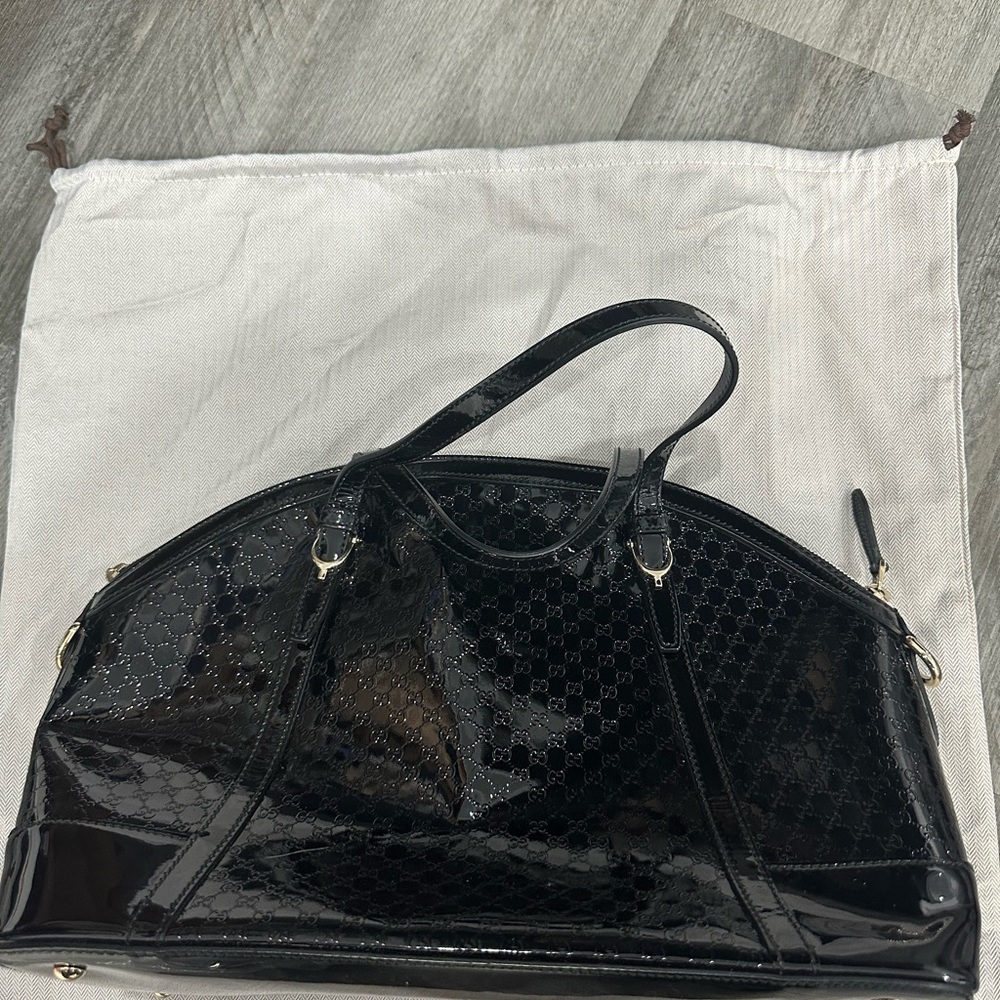 Gucci Elegant Black Designer Handbag